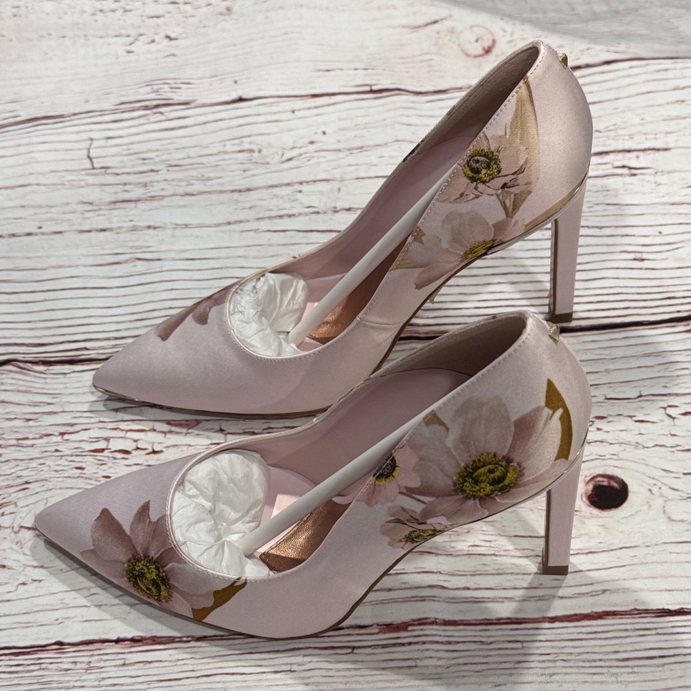 NIB Ted Baker Melnipic Pump in Light Pink Sz 37 Sz 6.5 - Picture 10 of 16